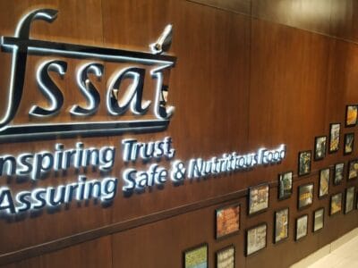 खाने में फफूंद और खराब तेल मिलने पर FSSAI की बड़ी कार्रवाई, Seven Seas Hospitality का लाइसेंस सस्पेंड 2 Seven Seas Hospitality