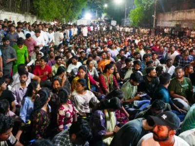 महाराष्ट्र में MPSC आंदोलन हुआ खत्म, पेपर लीक आरोपों की जांच के लिए बनी 5 सदस्यीय समिति 14 MPSC